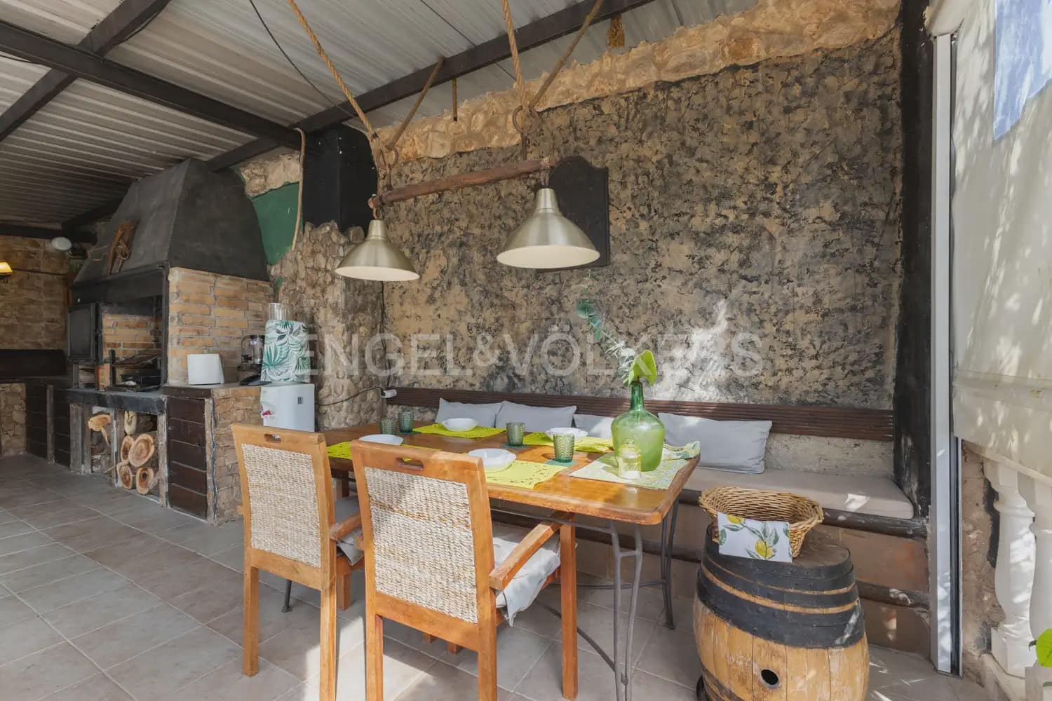 4 bedroom Finca/Country House for sale in Pedralba with pool garage - € 460,000 (Ref: 9080109)