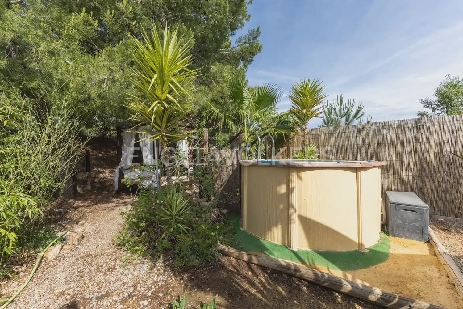 4 bedroom Finca/Country House for sale in Pedralba with pool garage - € 460,000 (Ref: 9080109)
