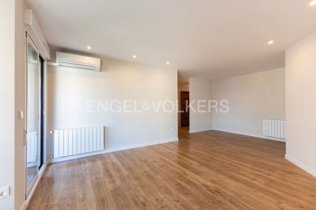 3 soveværelse Lejlighed til leje i Arrancapins, Valencia by med garage - Kč 44.193 (Ref: 9080110)