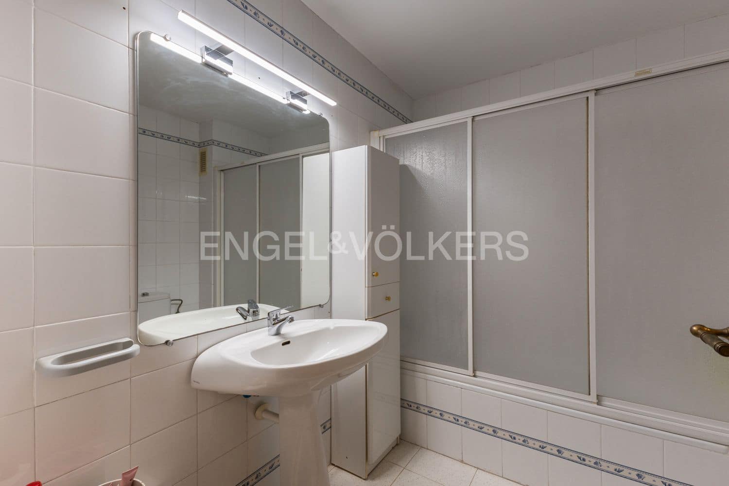 4 soverom Kjedet enebolig til salgs i Castello de la Plana med svømmebasseng garasje - € 439 990 (Ref: 9080111)
