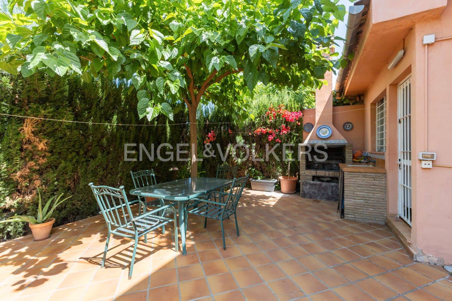 4 soverom Kjedet enebolig til salgs i Castello de la Plana med svømmebasseng garasje - € 439 990 (Ref: 9080111)