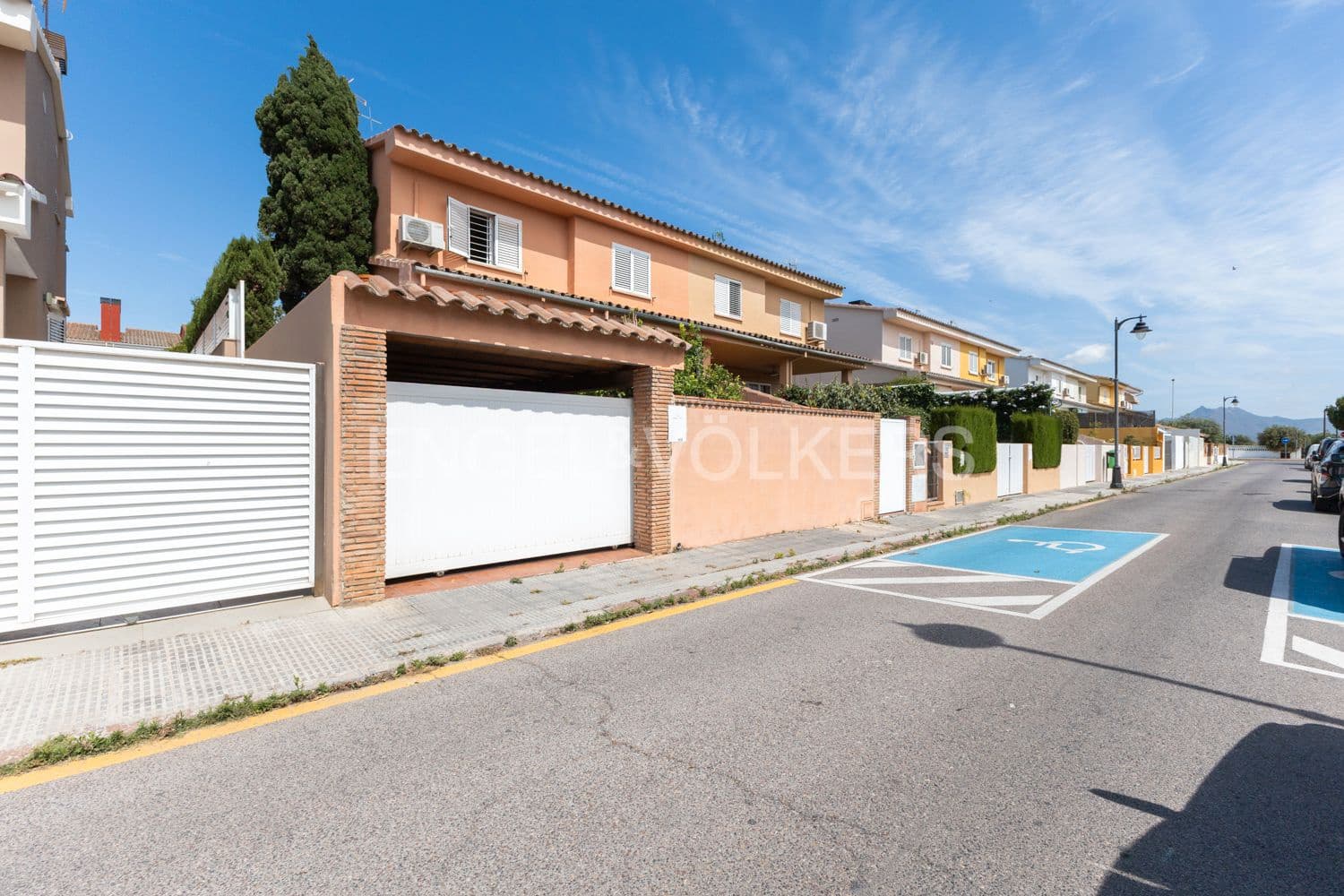 4 soverom Kjedet enebolig til salgs i Castello de la Plana med svømmebasseng garasje - € 439 990 (Ref: 9080111)