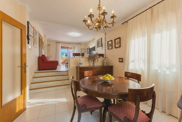 4 bedroom Semi-detached Villa for sale in El Grau de Castelló, Castelló de la Plana with pool garage - € 439,990 (Ref: 9080111)