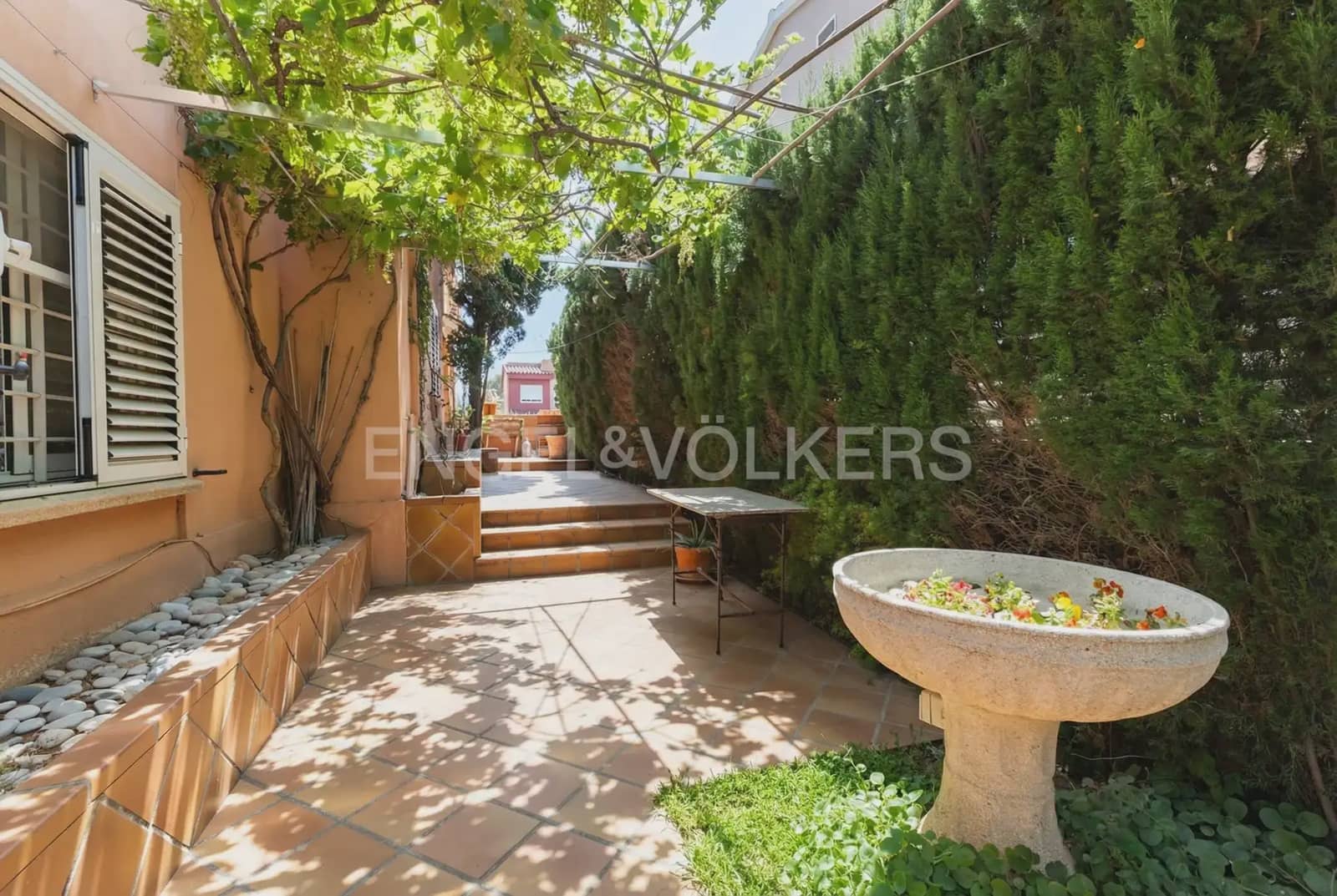 4 soverom Kjedet enebolig til salgs i Castello de la Plana med svømmebasseng garasje - € 439 990 (Ref: 9080111)