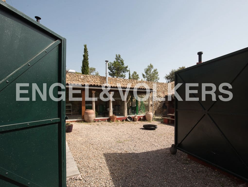 4 bedroom Finca/Country House for sale in Enguera with pool garage - € 1,350,000 (Ref: 9080117)