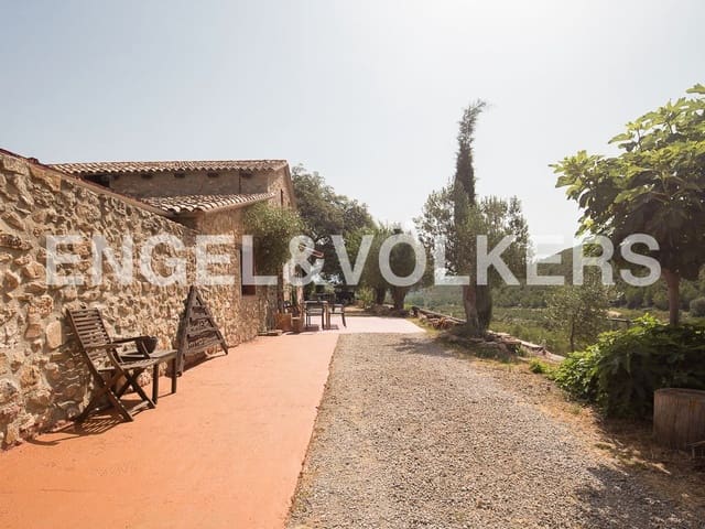 4 bedroom Finca/Country House for sale in Enguera with pool garage - € 1,350,000 (Ref: 9080117)