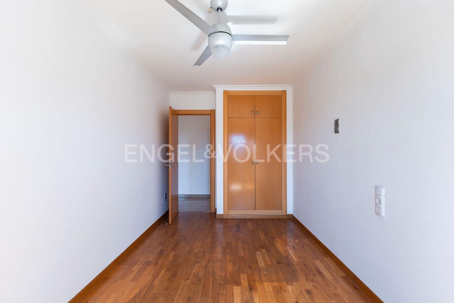 4 bedroom Flat for sale in Castello de la Plana with garage - € 315,000 (Ref: 9080145)