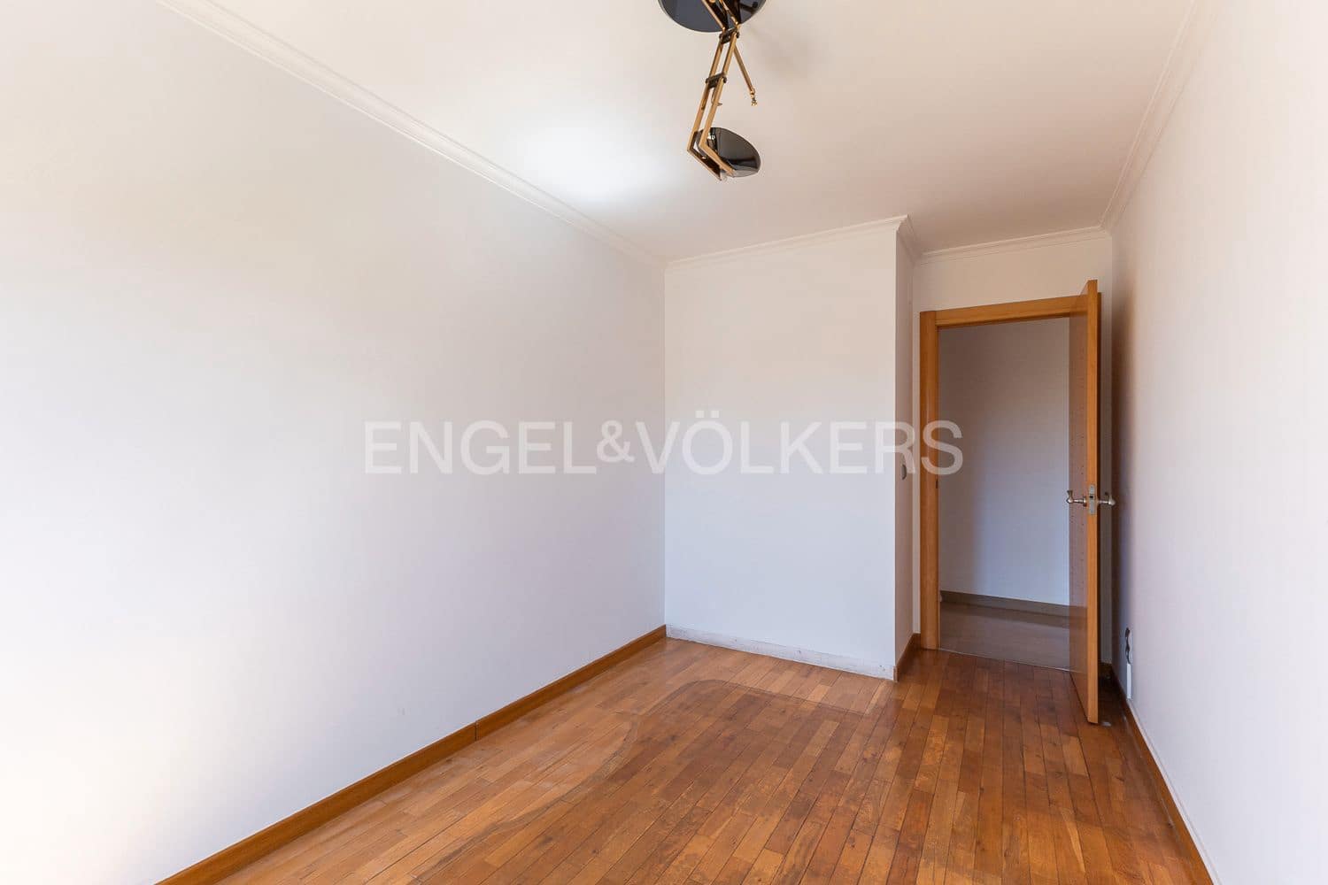 4 bedroom Flat for sale in Castello de la Plana with garage - € 315,000 (Ref: 9080145)