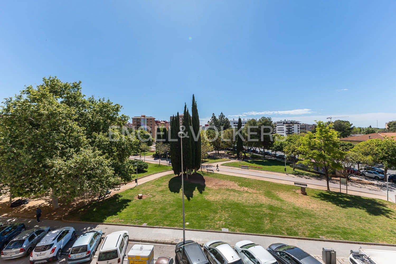 4 bedroom Flat for sale in Castello de la Plana with garage - € 315,000 (Ref: 9080145)