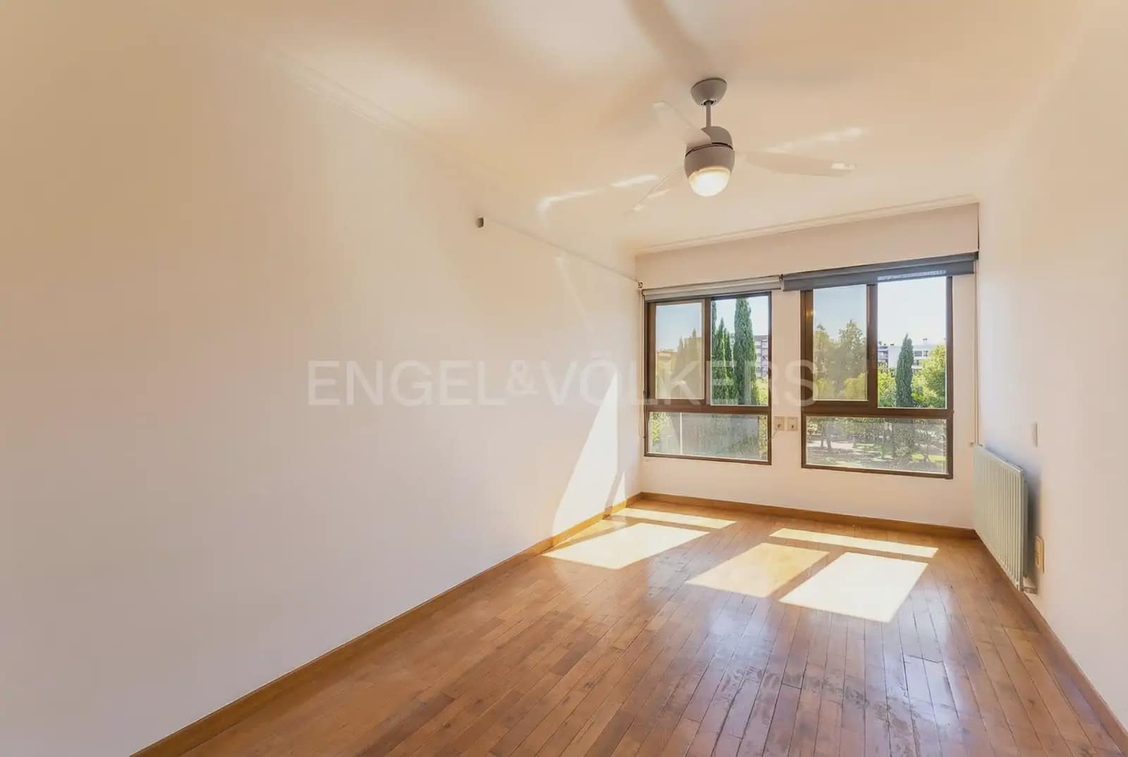 4 bedroom Flat for sale in Castello de la Plana with garage - € 315,000 (Ref: 9080145)
