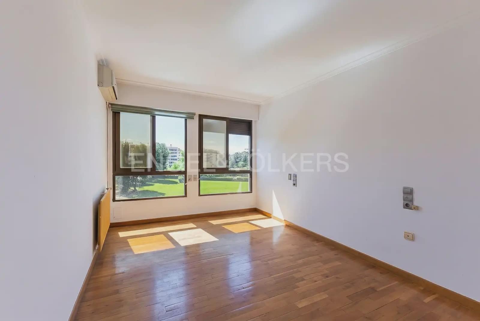 4 bedroom Flat for sale in Castello de la Plana with garage - € 315,000 (Ref: 9080145)