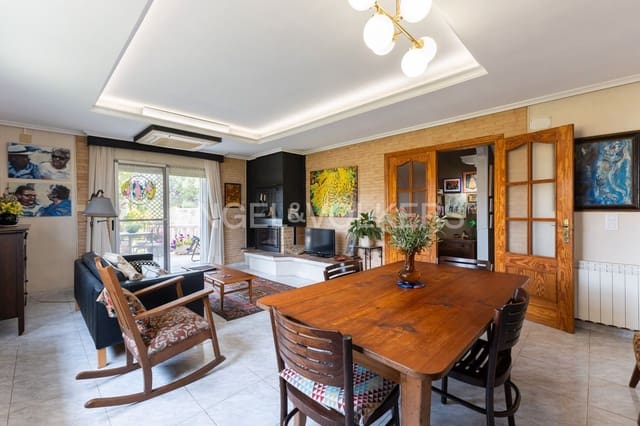 4 quarto Moradia para venda em Vinaròs com piscina garagem - 355 000 € (Ref: 9080176)