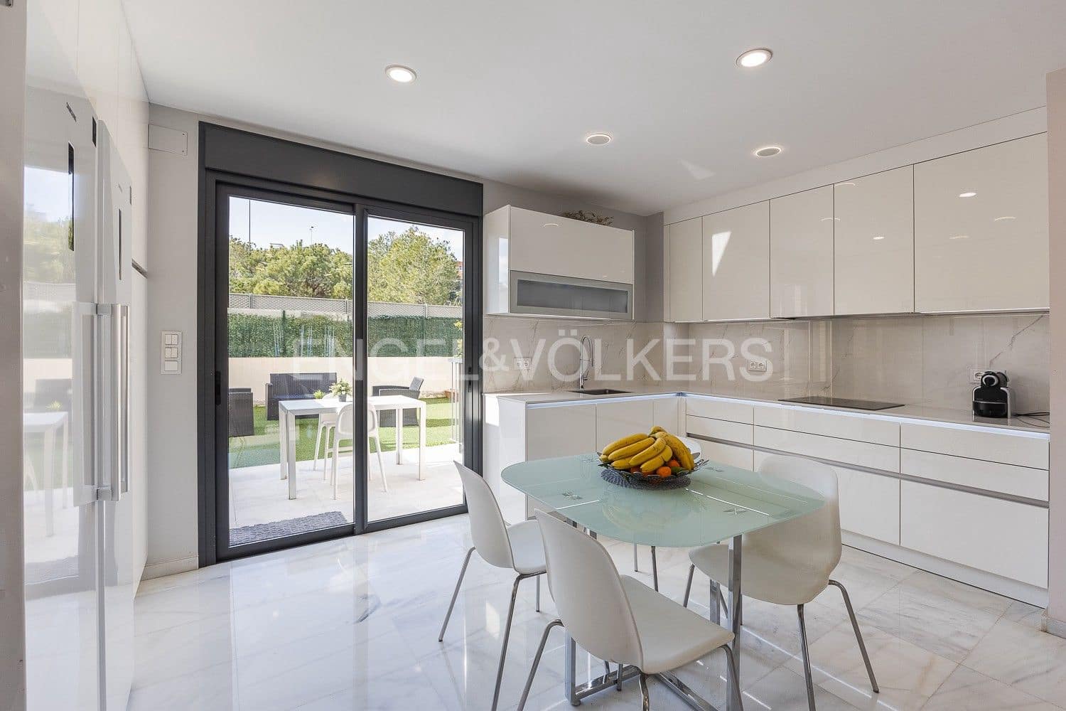 4 slaapkamer Villa te koop in Paterna met zwembad garage - € 577.000 (Ref: 9080181)