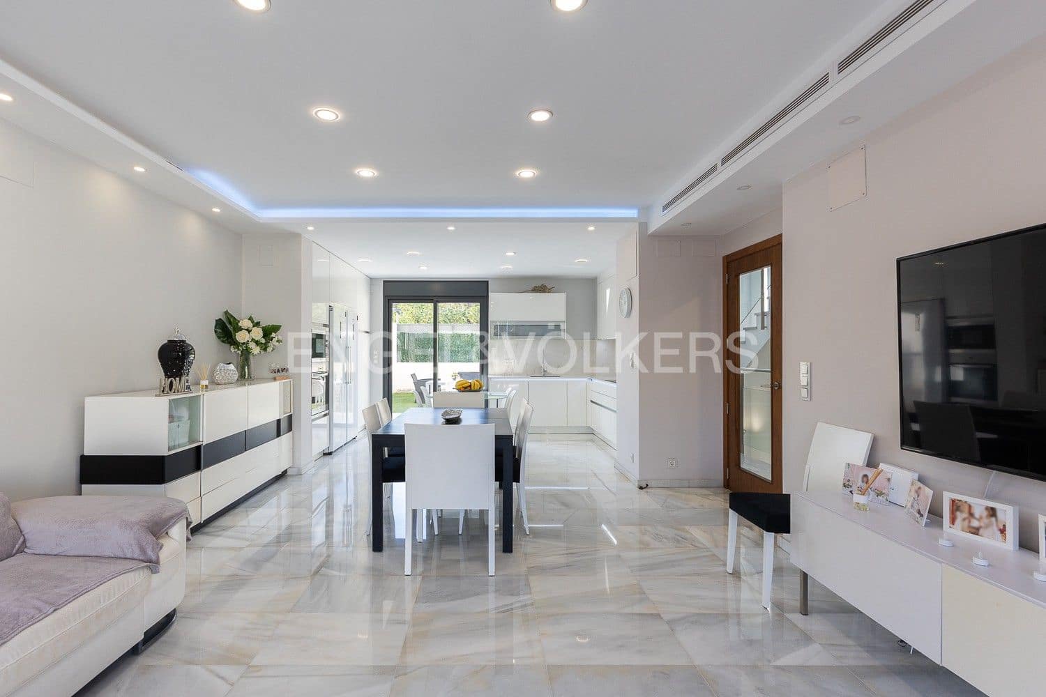 4 slaapkamer Villa te koop in Paterna met zwembad garage - € 577.000 (Ref: 9080181)