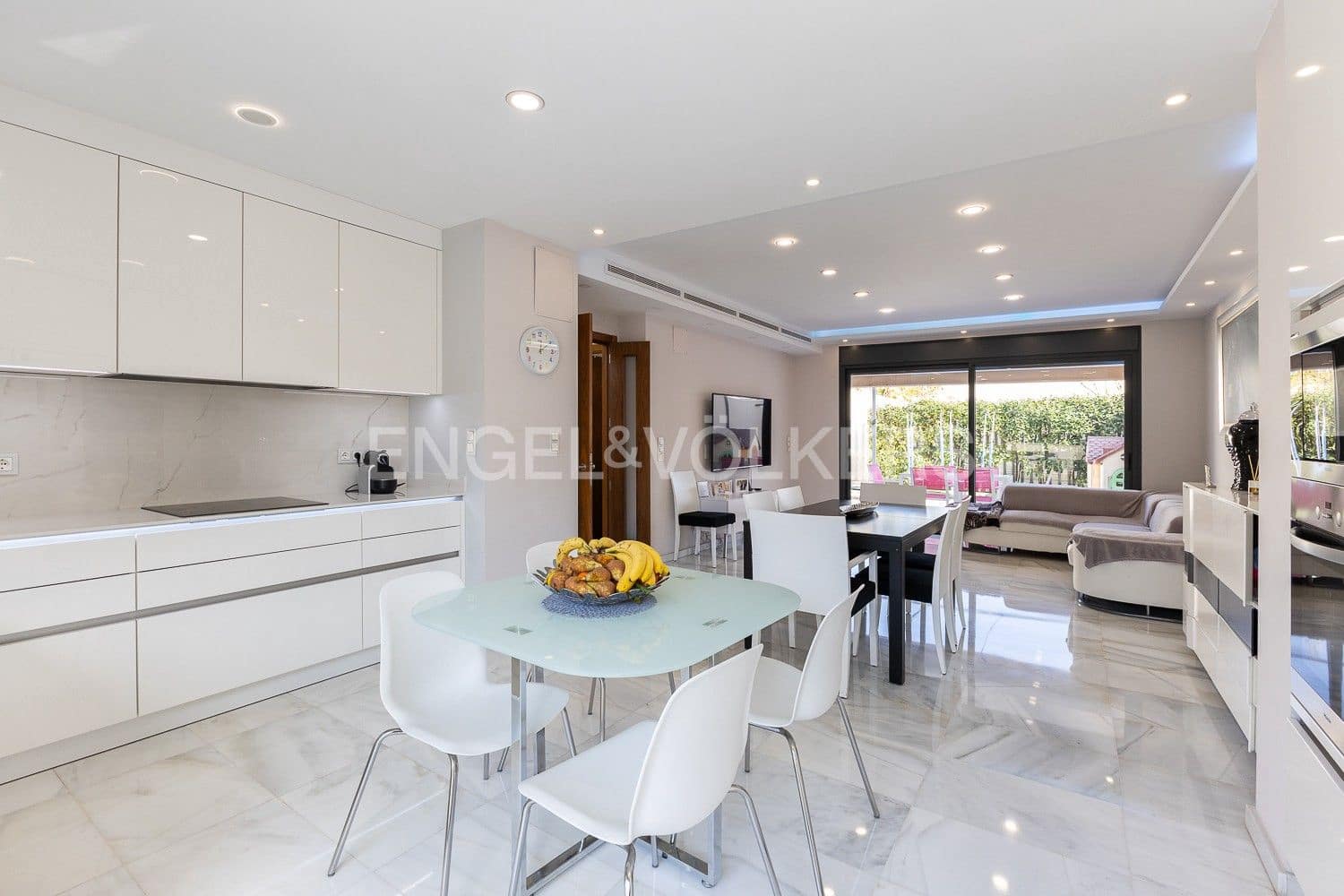 4 slaapkamer Villa te koop in Paterna met zwembad garage - € 577.000 (Ref: 9080181)