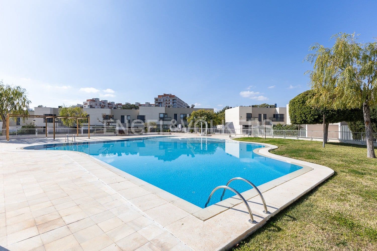 4 slaapkamer Villa te koop in Paterna met zwembad garage - € 577.000 (Ref: 9080181)