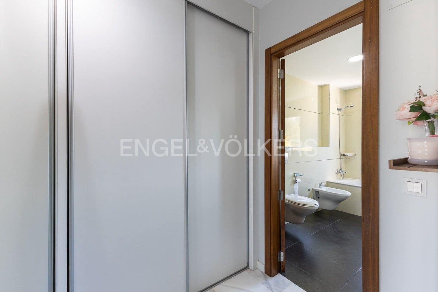 4 slaapkamer Villa te koop in Paterna met zwembad garage - € 577.000 (Ref: 9080181)