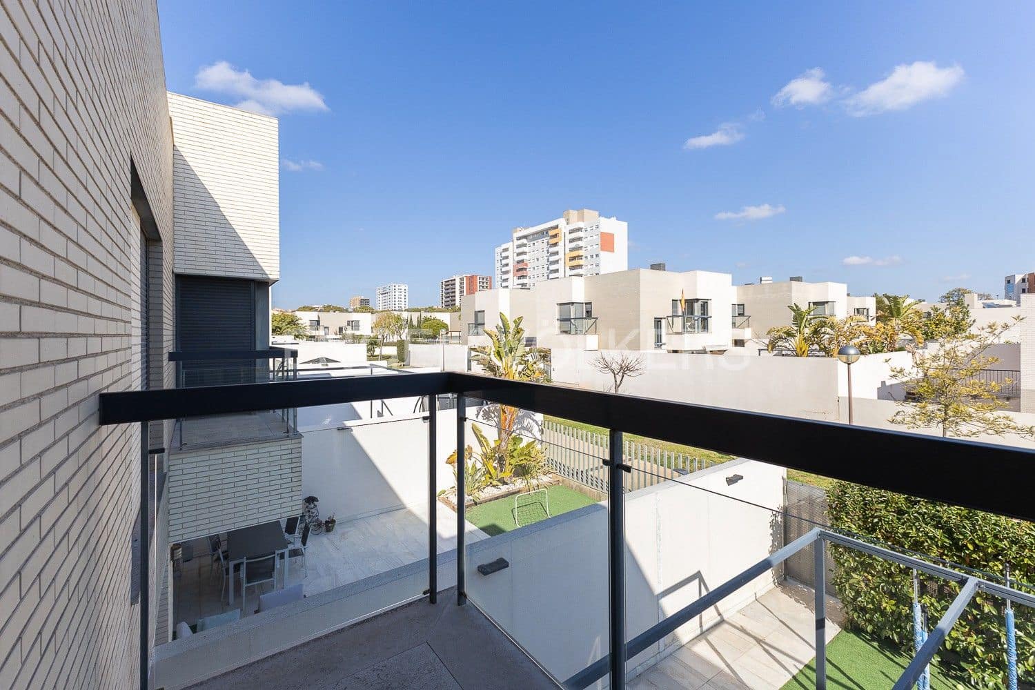4 slaapkamer Villa te koop in Paterna met zwembad garage - € 577.000 (Ref: 9080181)