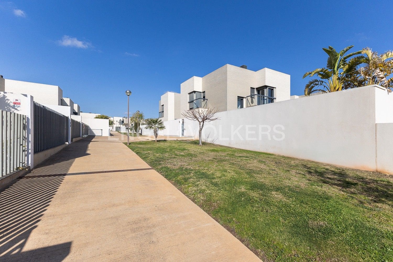 4 slaapkamer Villa te koop in Paterna met zwembad garage - € 577.000 (Ref: 9080181)