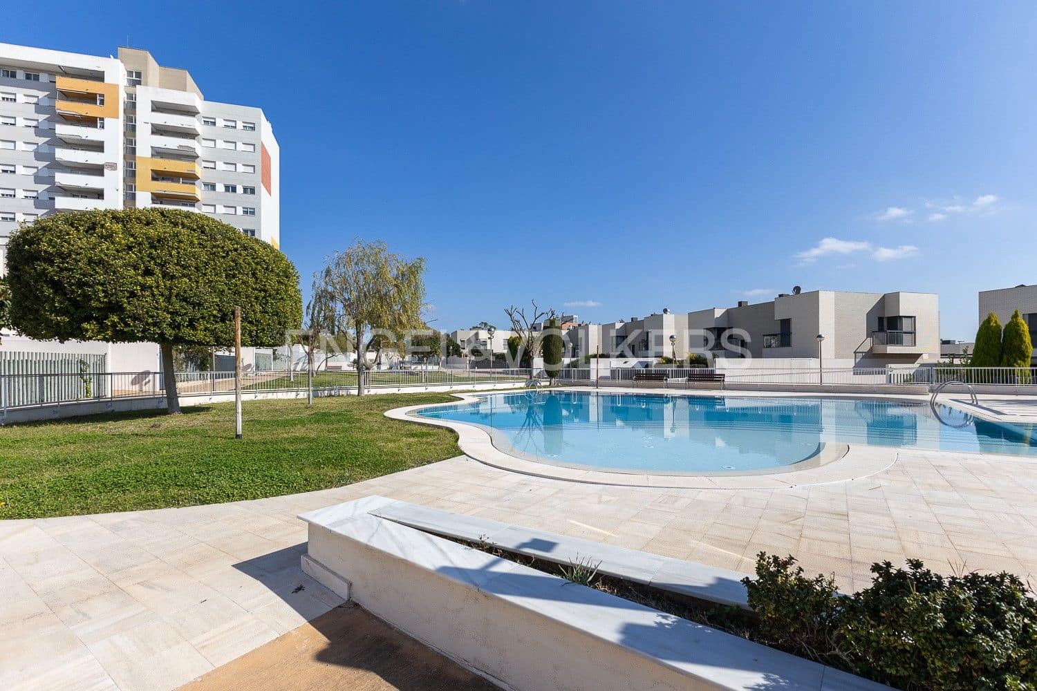 4 slaapkamer Villa te koop in Paterna met zwembad garage - € 577.000 (Ref: 9080181)