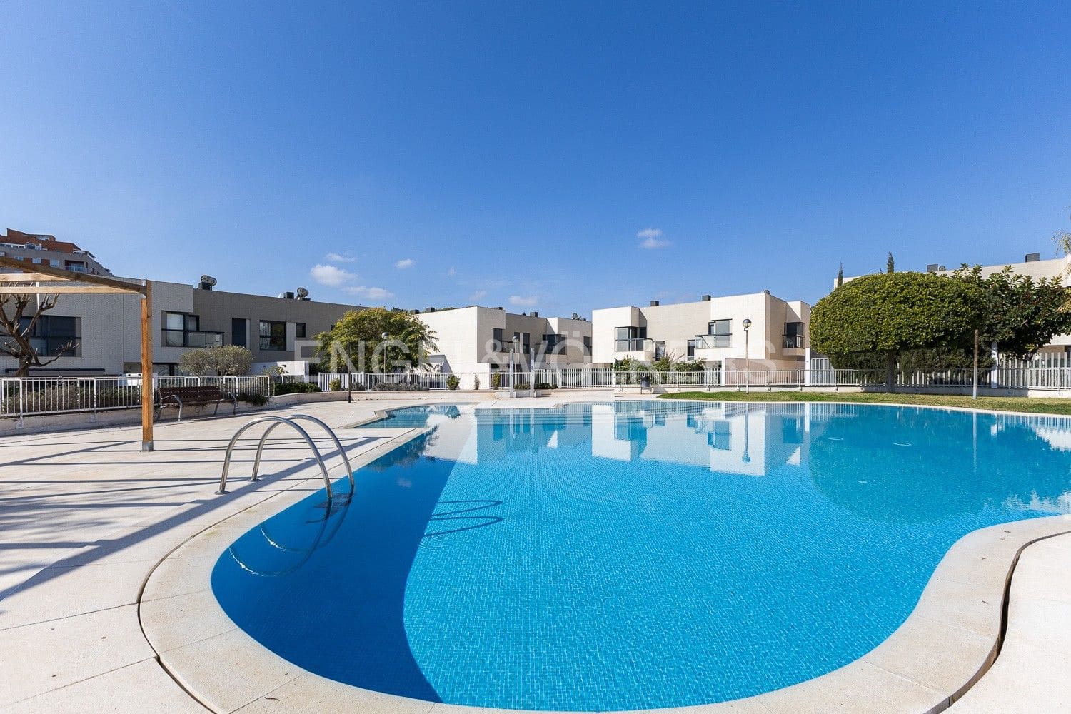 4 slaapkamer Villa te koop in Paterna met zwembad garage - € 577.000 (Ref: 9080181)
