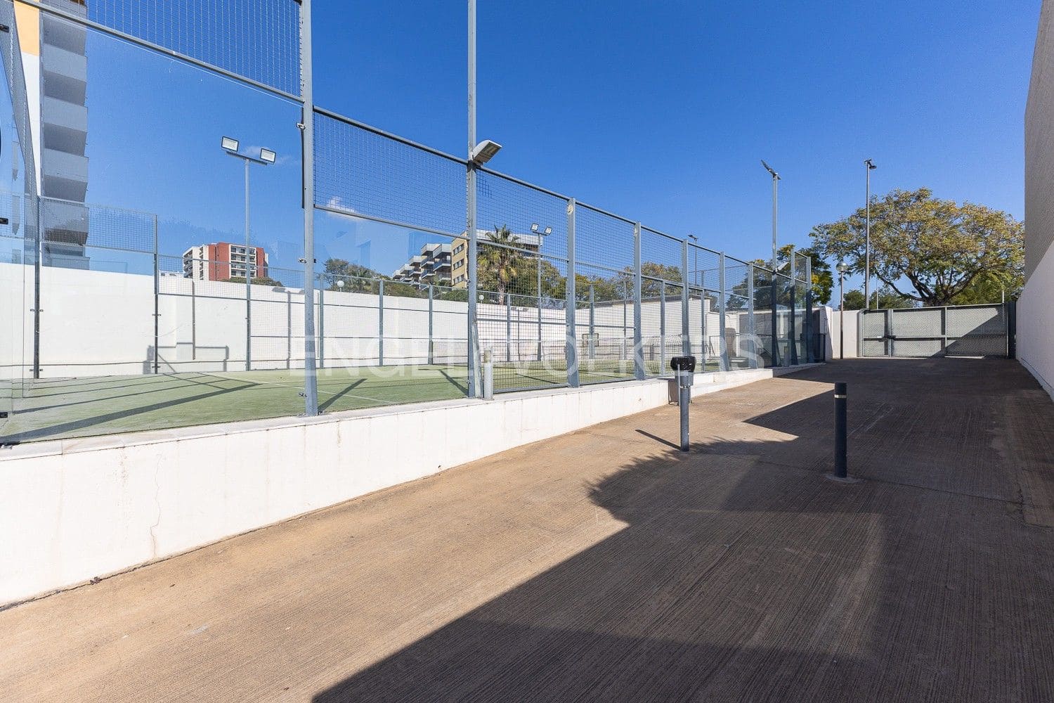 4 slaapkamer Villa te koop in Paterna met zwembad garage - € 577.000 (Ref: 9080181)