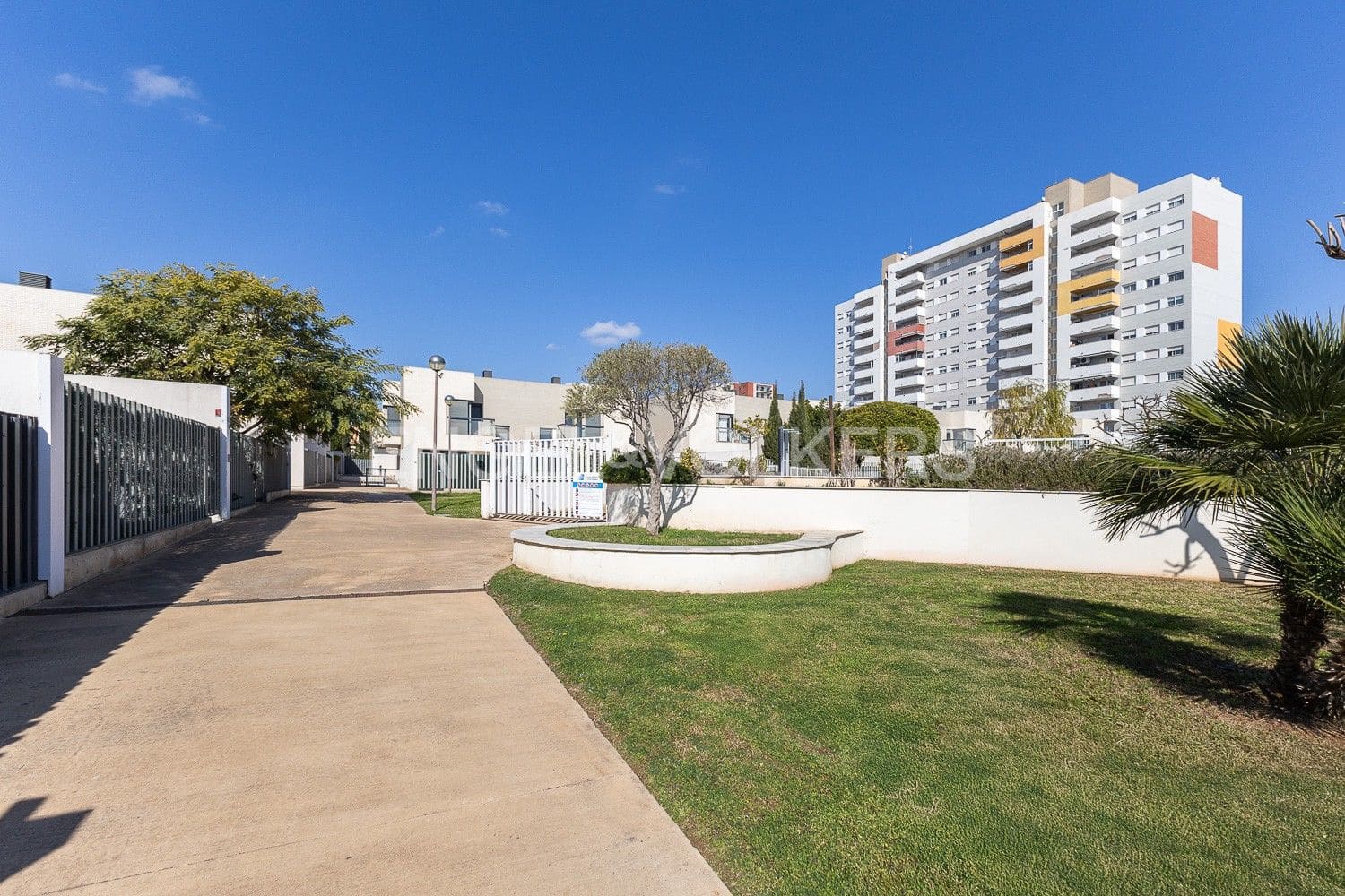 4 slaapkamer Villa te koop in Paterna met zwembad garage - € 577.000 (Ref: 9080181)