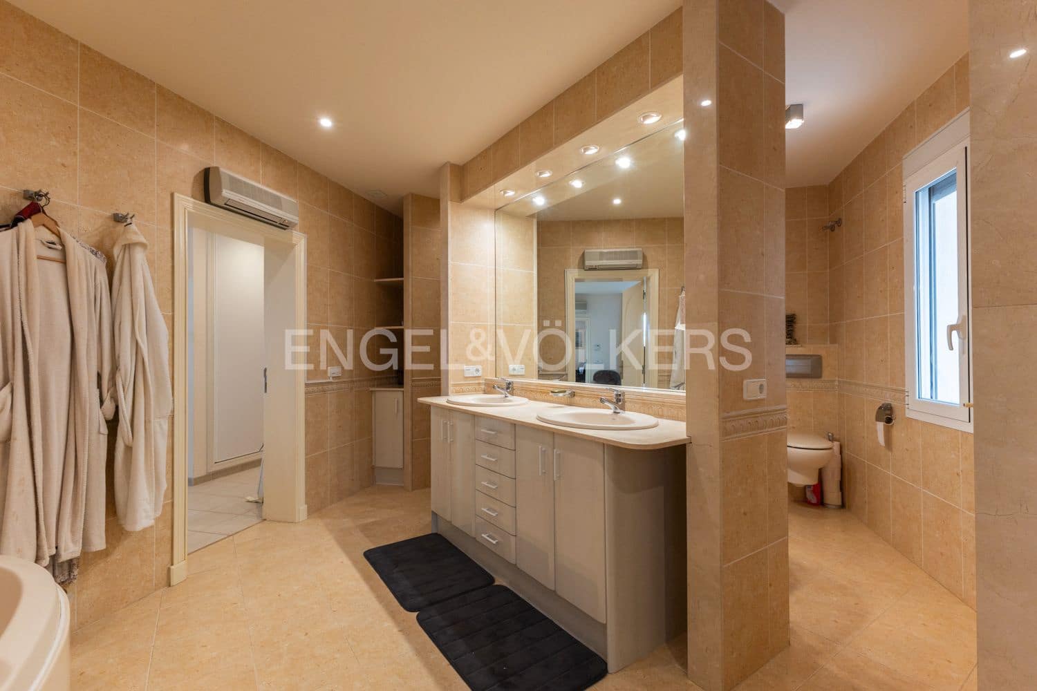 5 bedroom Villa for sale in Sant Jordi with pool garage - € 780,000 (Ref: 9080190)