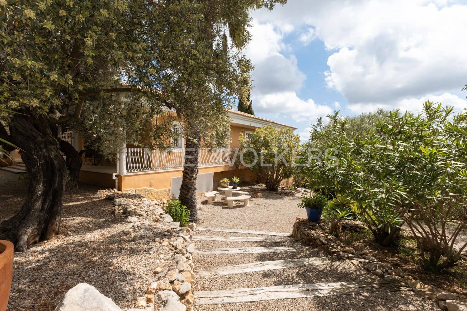 5 bedroom Villa for sale in Sant Jordi with pool garage - € 780,000 (Ref: 9080190)