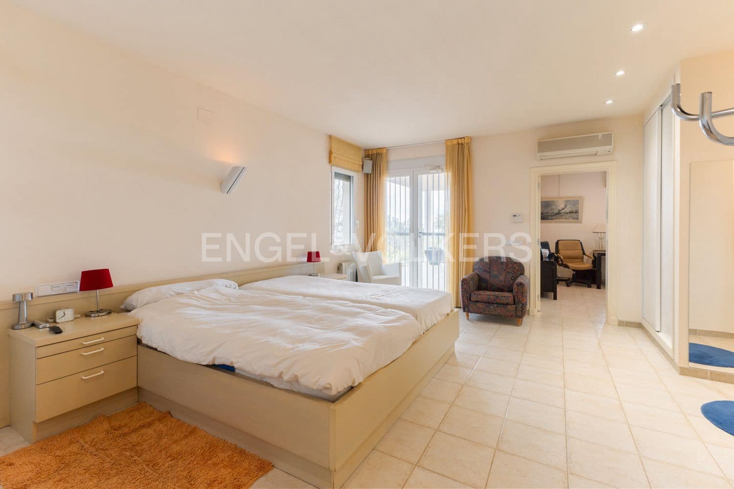 5 bedroom Villa for sale in Sant Jordi with pool garage - € 780,000 (Ref: 9080190)