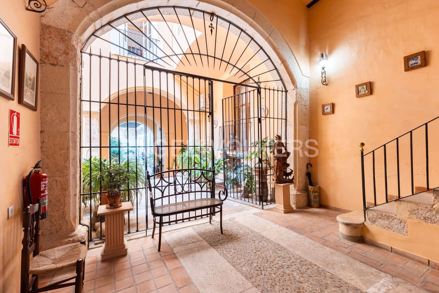 12 sovrum Hotell till salu i Xativa med pool garage - 875 000 € (Ref: 9080205)