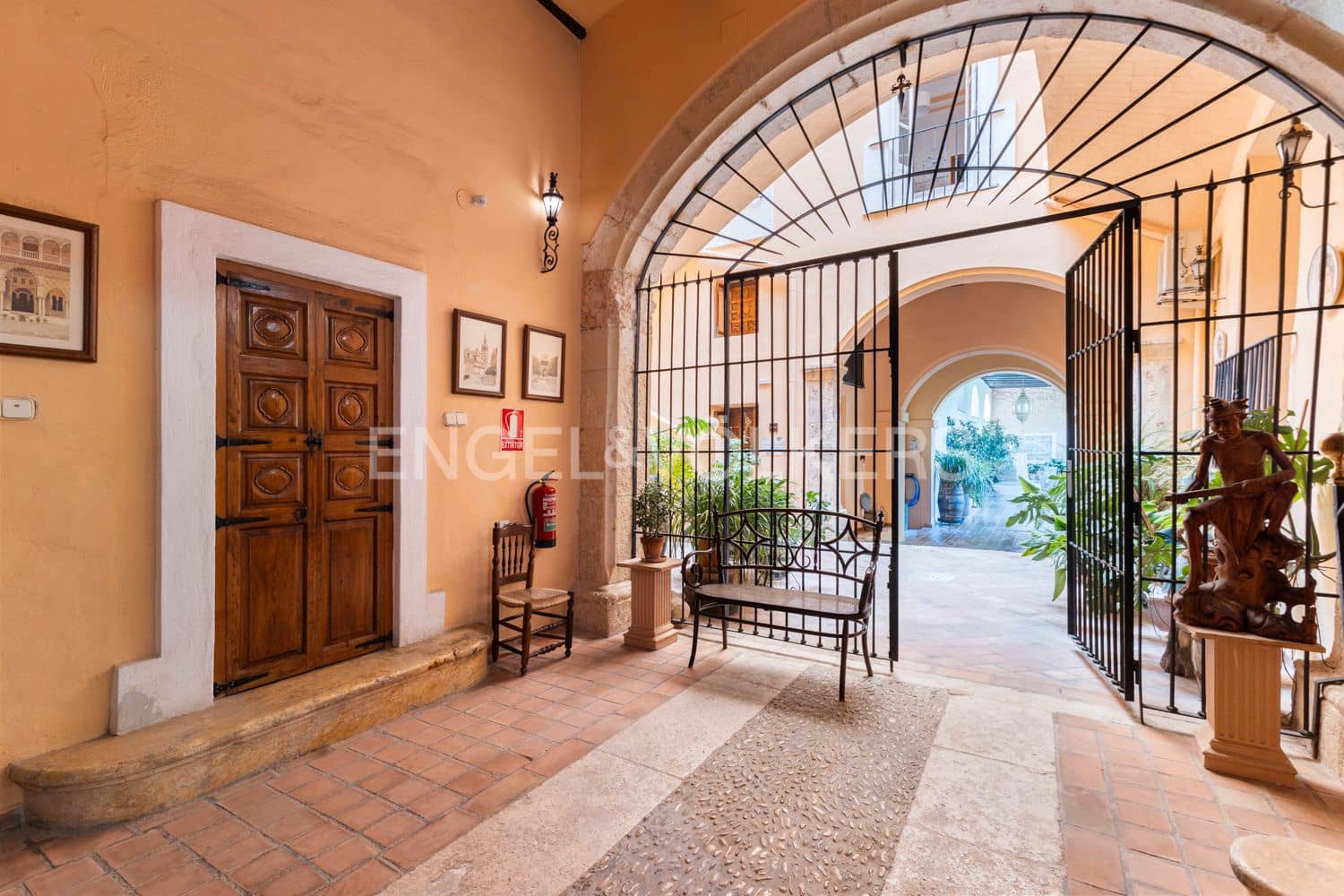 12 sovrum Hotell till salu i Xativa med pool garage - 875 000 € (Ref: 9080205)