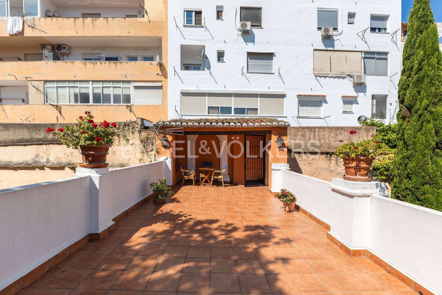 12 sovrum Hotell till salu i Xativa med pool garage - 875 000 € (Ref: 9080205)