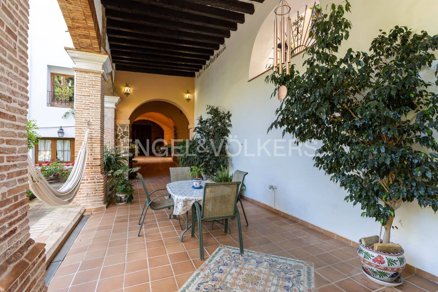 12 sovrum Hotell till salu i Xativa med pool garage - 875 000 € (Ref: 9080205)