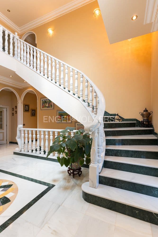 3 bedroom Villa for sale in Viver with garage - € 750,000 (Ref: 9080230)