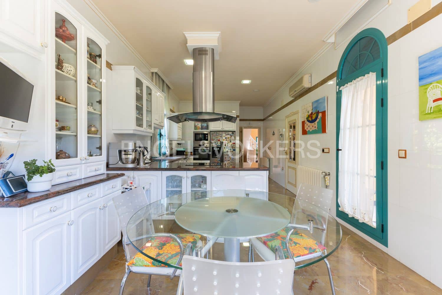 3 bedroom Villa for sale in Viver with garage - € 750,000 (Ref: 9080230)