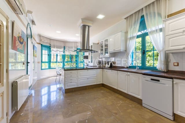 3 bedroom Villa for sale in Viver with garage - € 750,000 (Ref: 9080230)