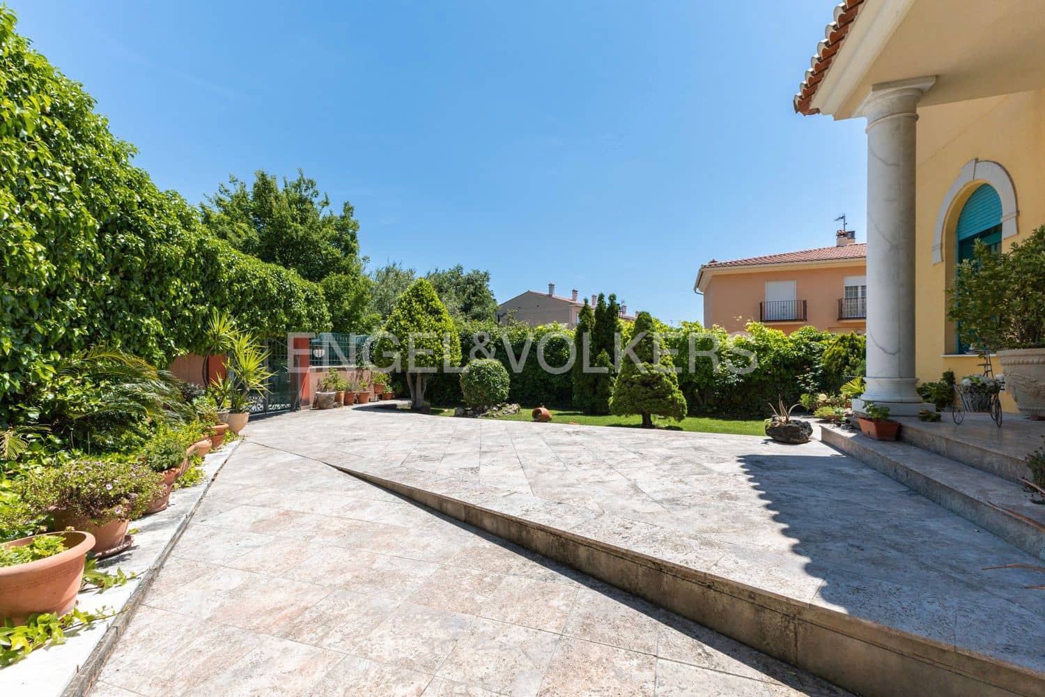 3 bedroom Villa for sale in Viver with garage - € 750,000 (Ref: 9080230)