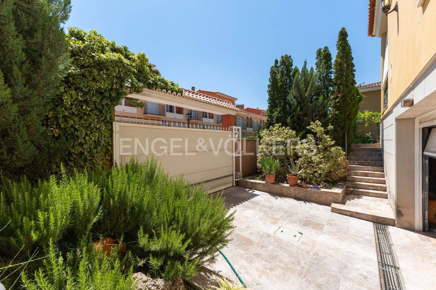 3 bedroom Villa for sale in Viver with garage - € 750,000 (Ref: 9080230)