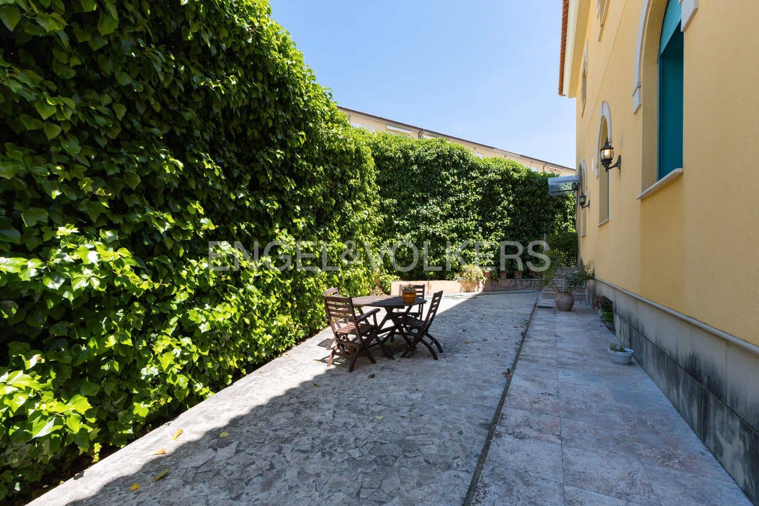 3 bedroom Villa for sale in Viver with garage - € 750,000 (Ref: 9080230)