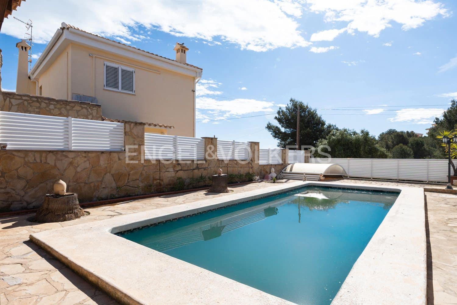Chalet de 5 habitaciones en Oropesa  en venta con piscina garaje - 439.000 € (Ref: 9080263)