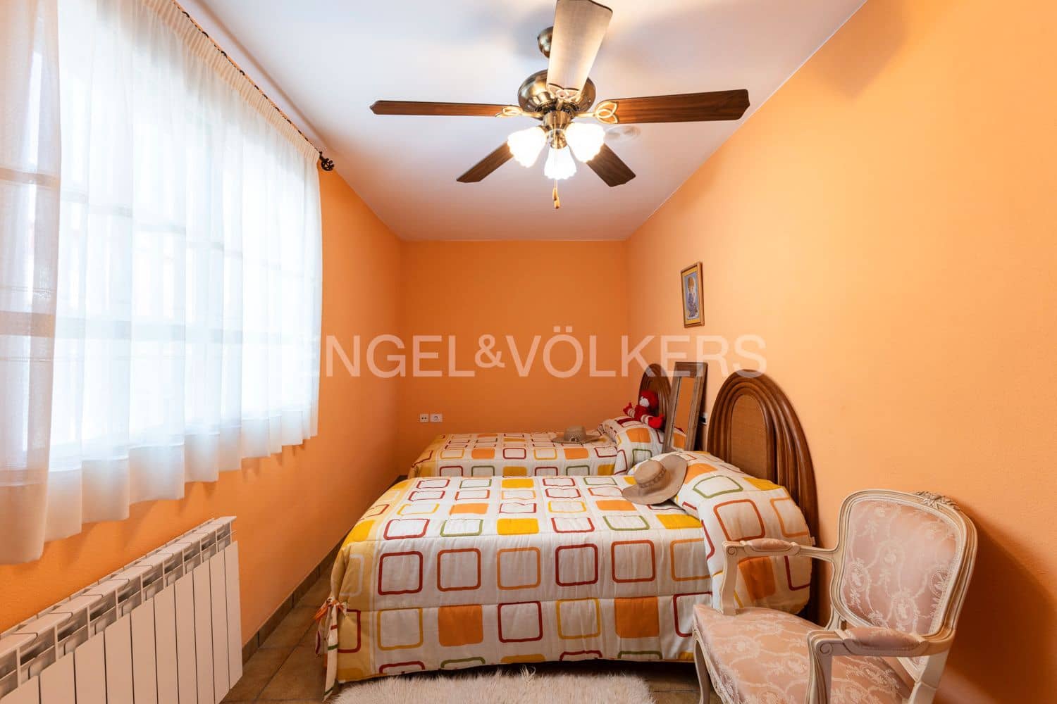 Chalet de 5 habitaciones en Oropesa  en venta con piscina garaje - 439.000 € (Ref: 9080263)