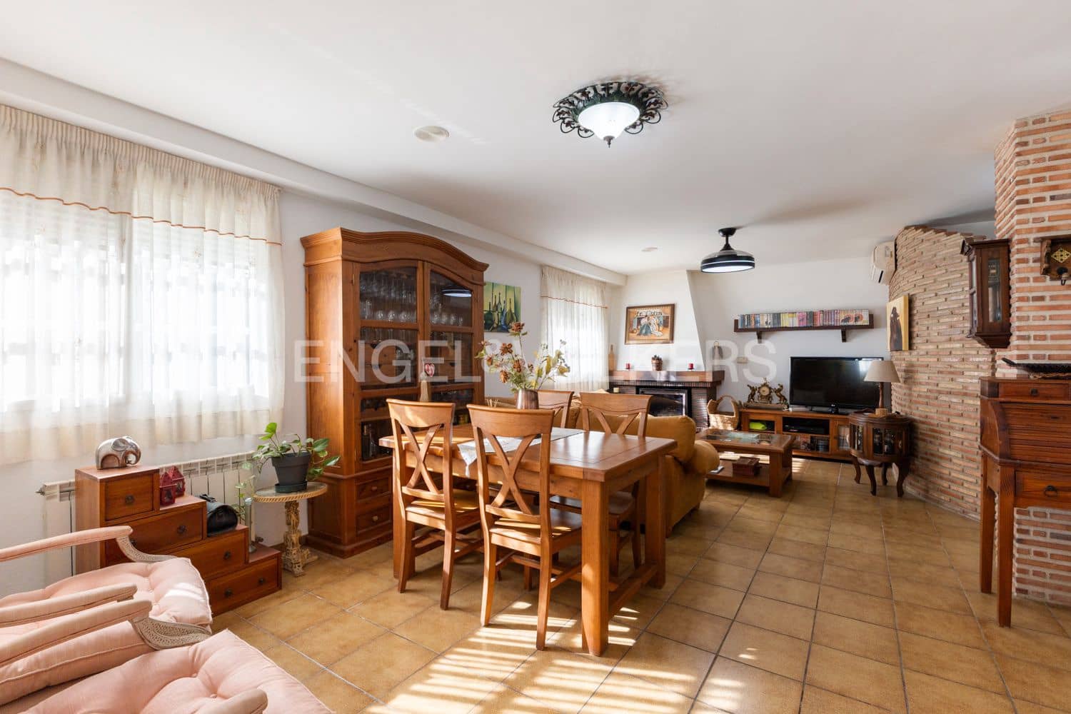 Chalet de 5 habitaciones en Oropesa  en venta con piscina garaje - 439.000 € (Ref: 9080263)