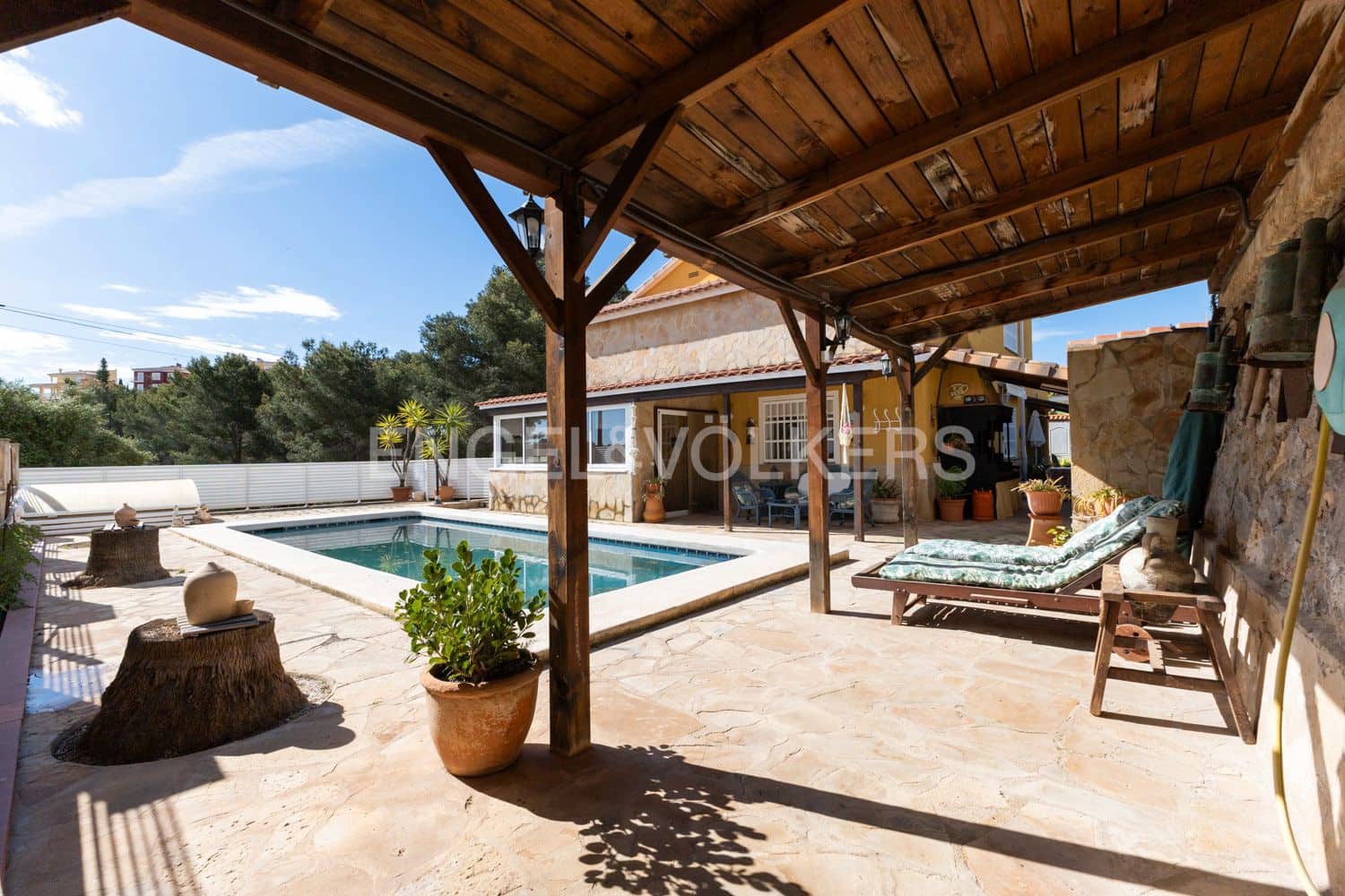 Chalet de 5 habitaciones en Oropesa  en venta con piscina garaje - 439.000 € (Ref: 9080263)