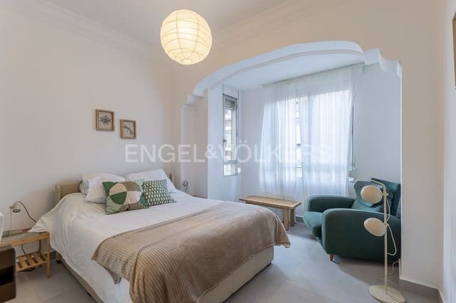 Apartamento de 4 habitaciones en Mont-Olivet, València ciudad en alquiler - 2.300 € (Ref: 9080284)