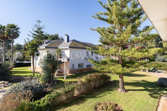 5 soveværelse Villa til leje i Torrent med swimmingpool garage - € 3.200 (Ref: 9080293)