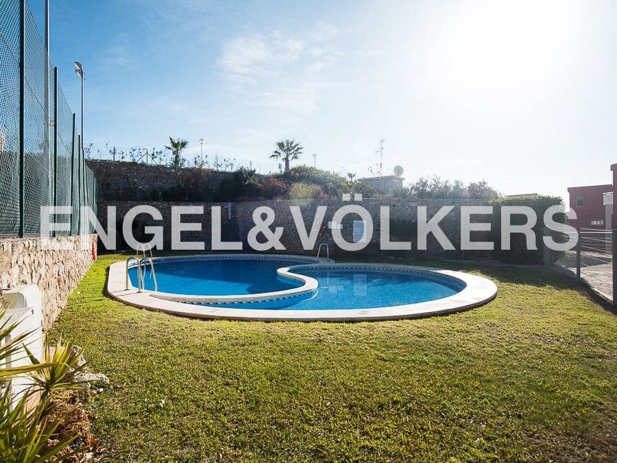 2 bedroom Apartment for rent in Oropesa  with pool garage - € 1,800 (Ref: 9080304)