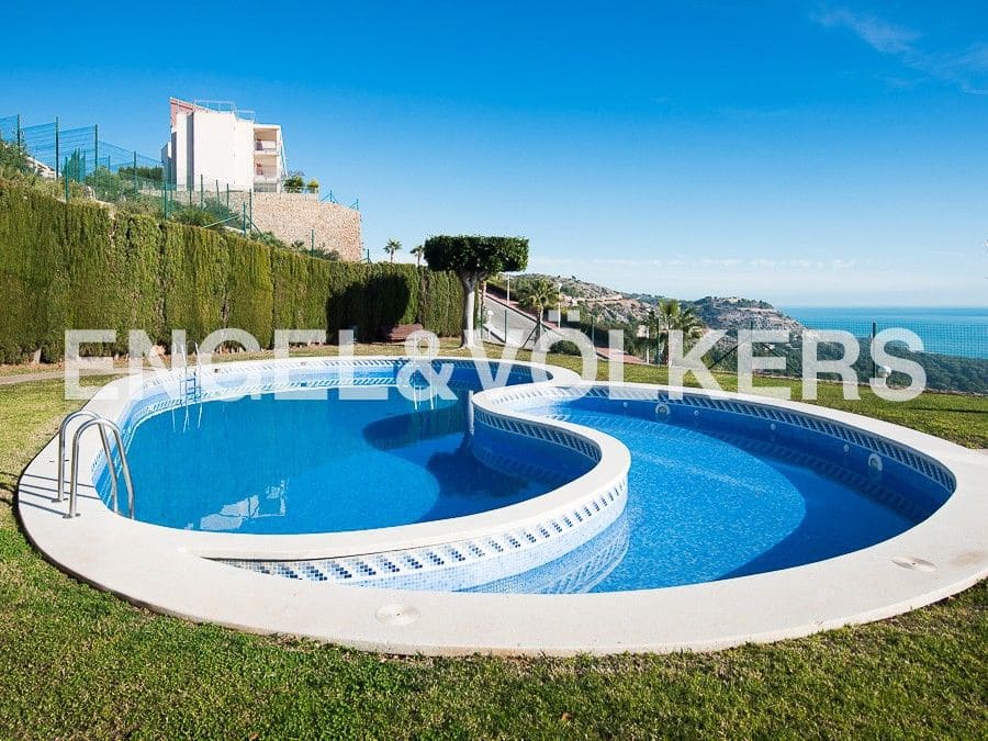 2 bedroom Apartment for rent in Oropesa  with pool garage - € 1,800 (Ref: 9080304)
