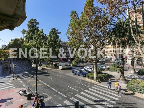 3 soveværelse Lejlighed til leje i Mont-Olivet, Valencia by med garage - € 1.600 (Ref: 9080305)
