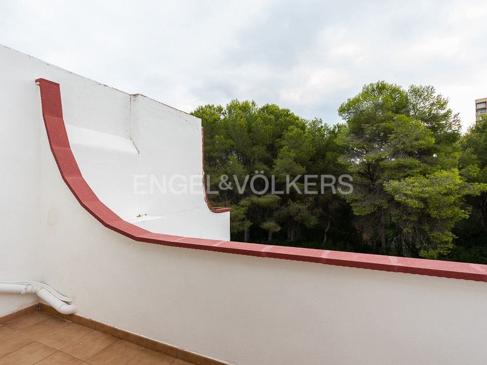 3 quarto Moradia Geminada para arrendar em Valencia cidade com piscina garagem - 3 900 € (Ref: 9080306)